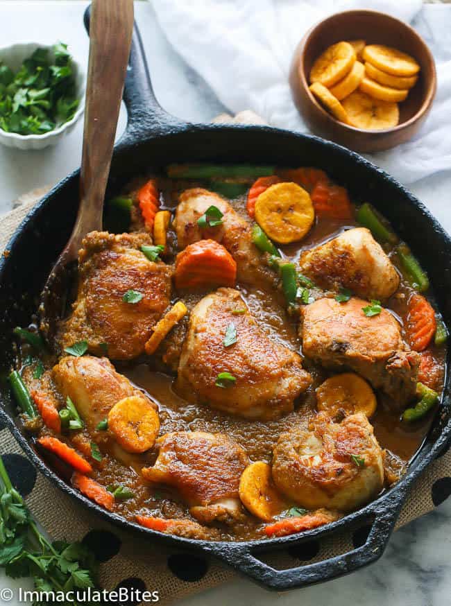 Poulet D.G with Fried Plantains in the Background