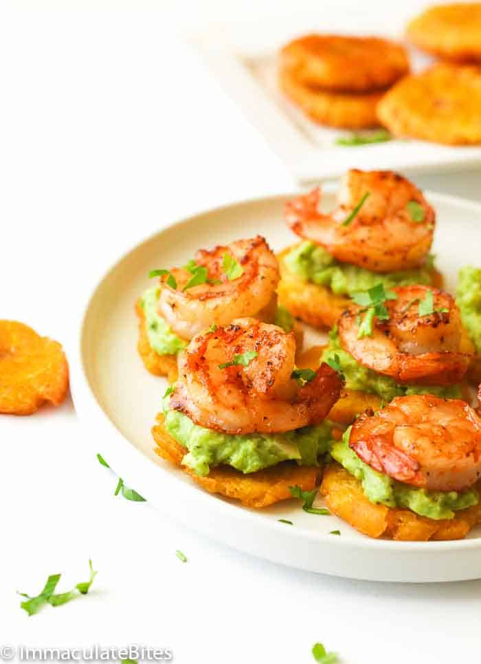 Tostones aux crevettes et guac