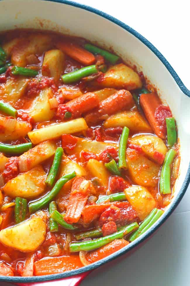 a whole pan of Ethiopian green beans and carrots