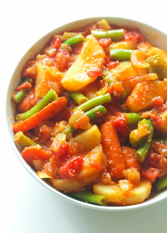 a bowl of Ethiopian green beans and potatoes