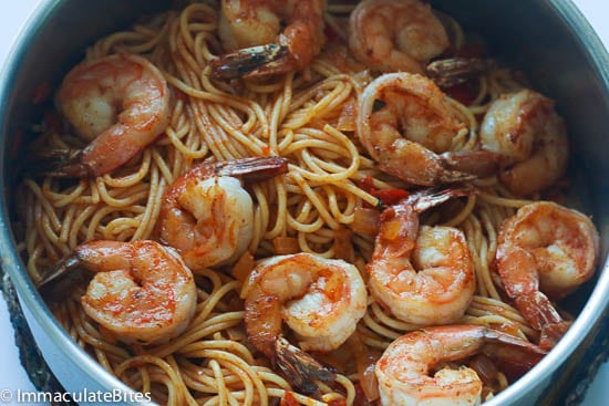 Spicy shrimp tomato spinach pasta