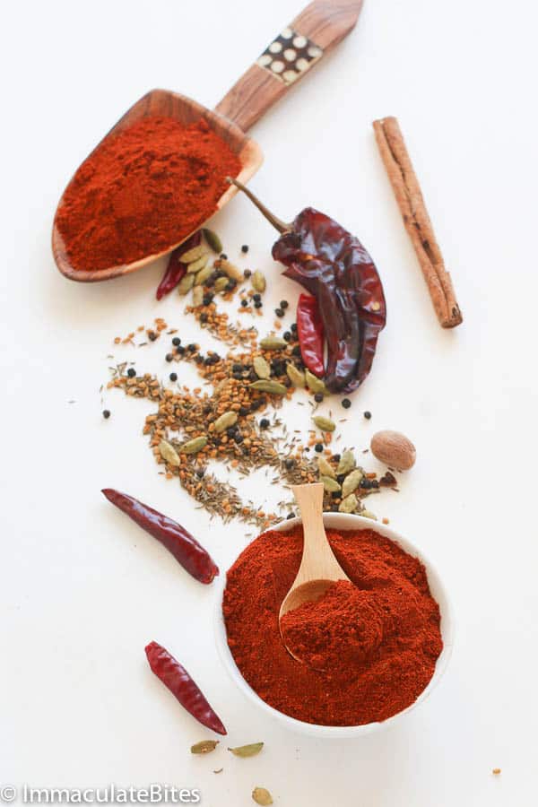 Berbere spices before and after grinding