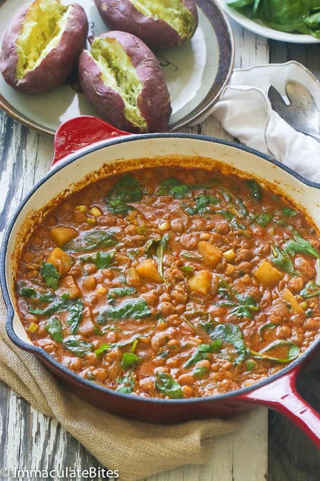 Stuffed sweet potatoes with chickpeas