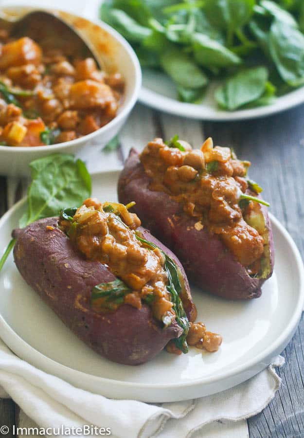 Stuffed sweet potatoes with chickpeas