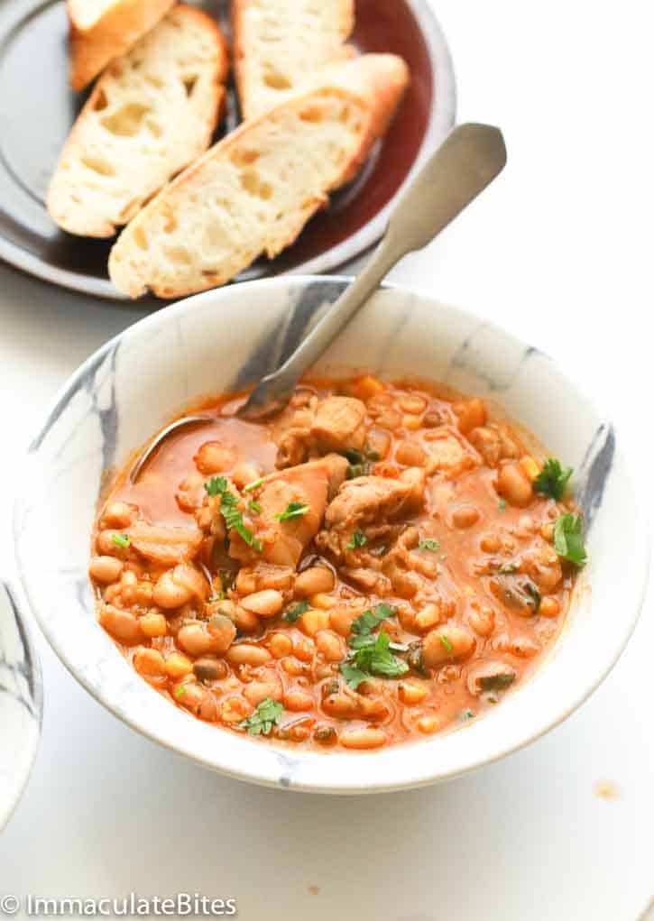Enjoy insanely delicious white bean chicken chili with homemade no-knead bread