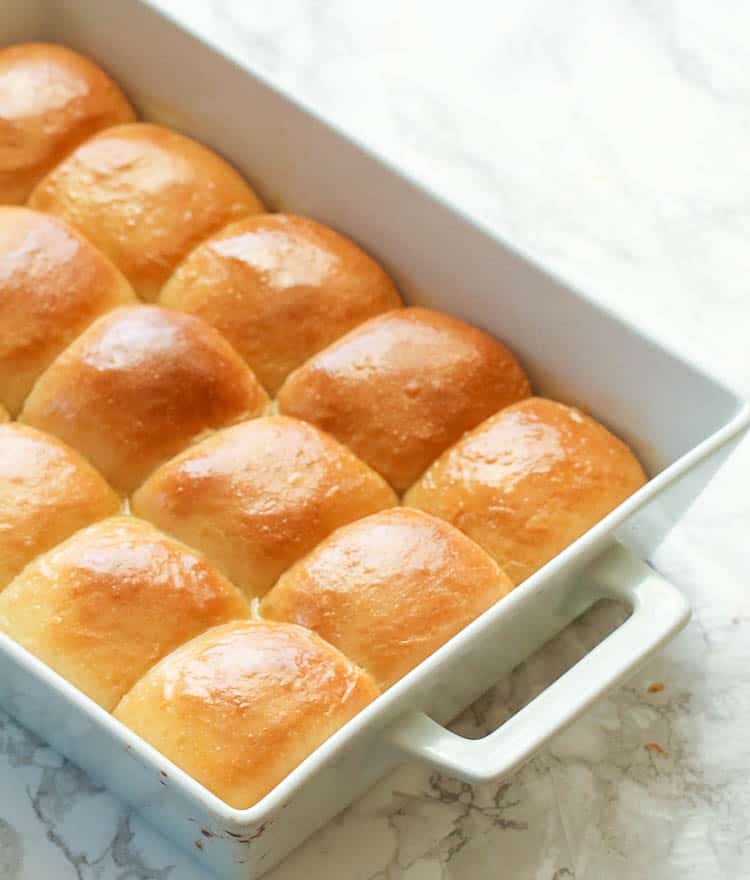 Easy Dinner Rolls in a Baking Dish