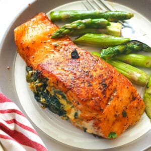 Salmon stuffed with spinach and asparagus