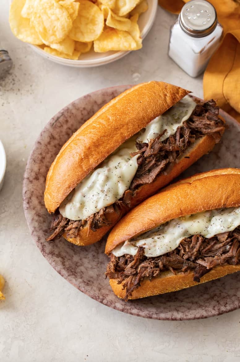 Sandwich à la trempette française avec croustilles