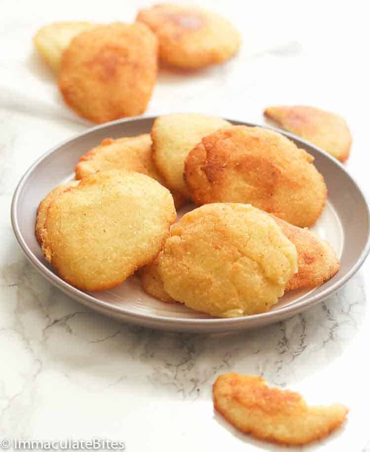 Bite-size cornmeal patties