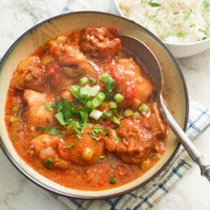 A bowl of delicious chicken etouffee