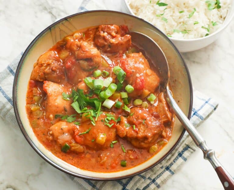 A bowl of delicious chicken etouffee