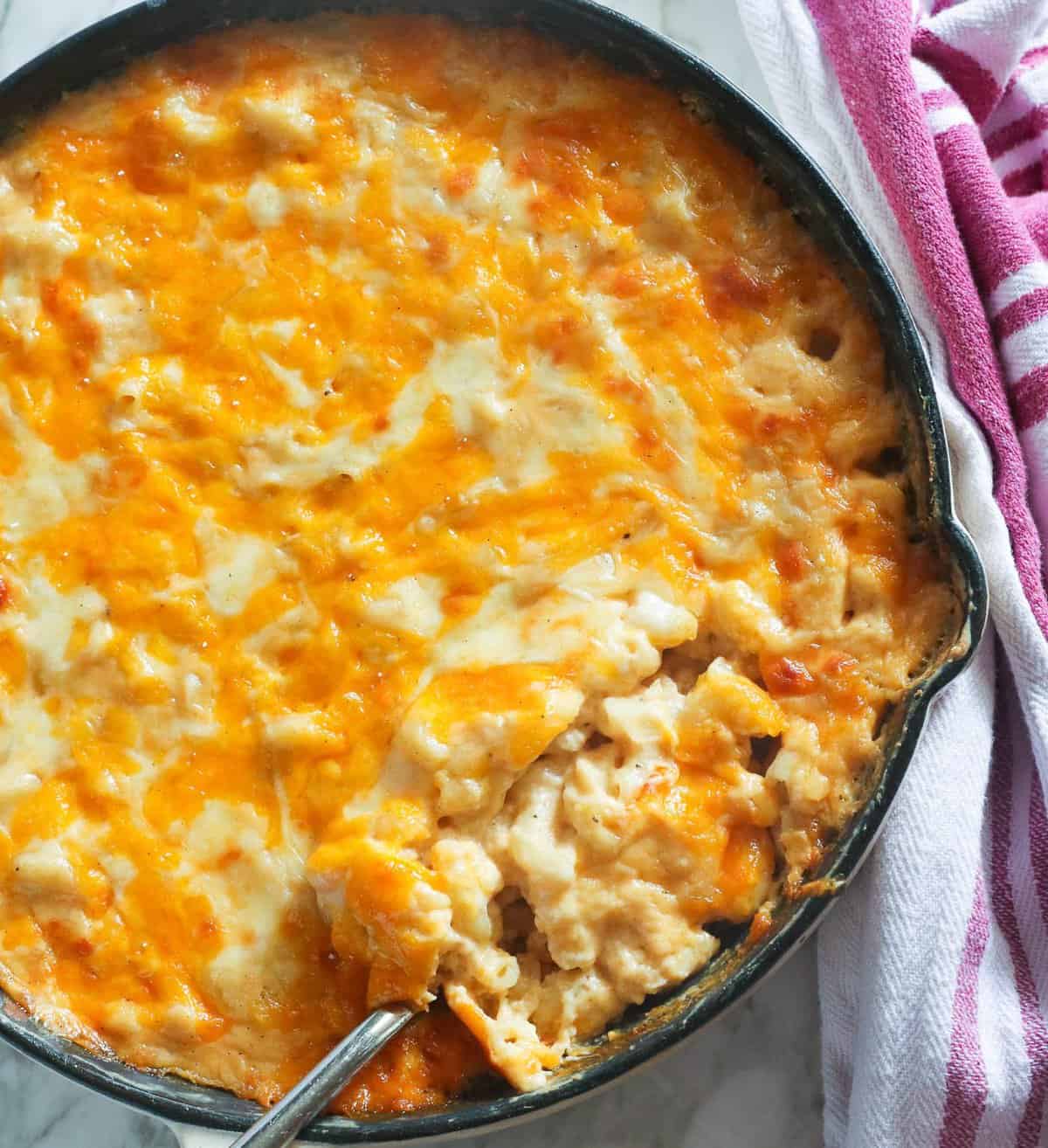 Smoked Mac and Cheese gives an exciting taste