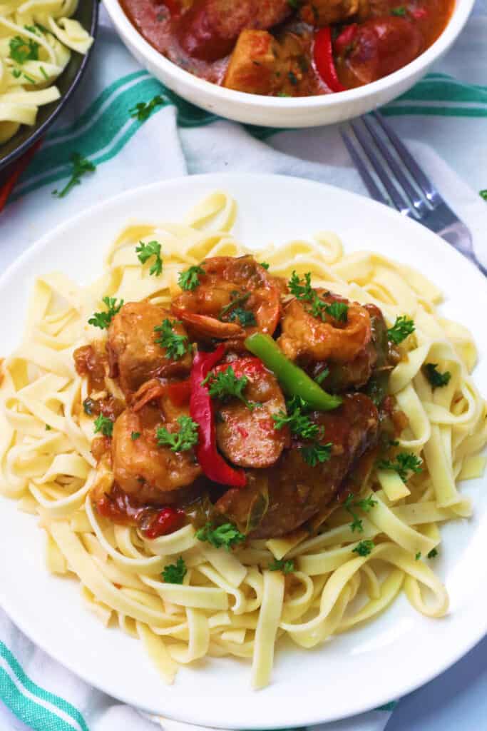 Cajun Jambalaya Pasta – Quick and Easy with chicken, shrimp and Sausage, vegetables