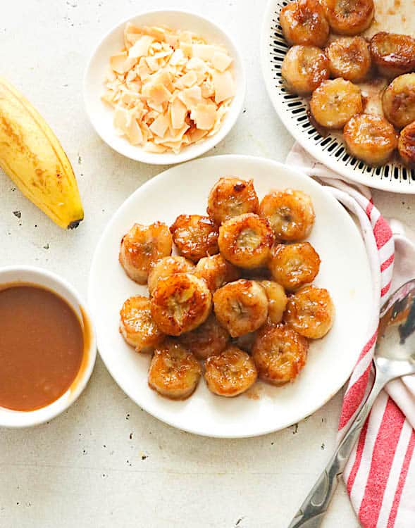 A mouthwatering plate of fried bananas