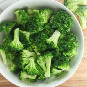 Pleasantly crunchy blanched broccoli