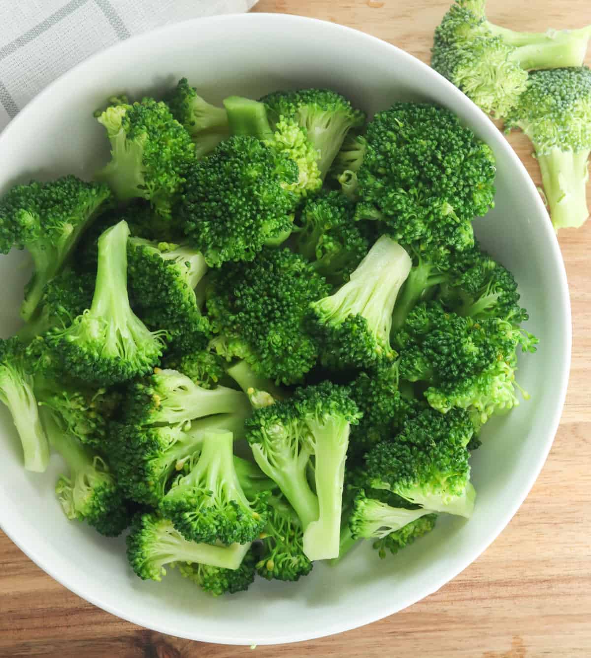 Pleasantly crunchy blanched broccoli