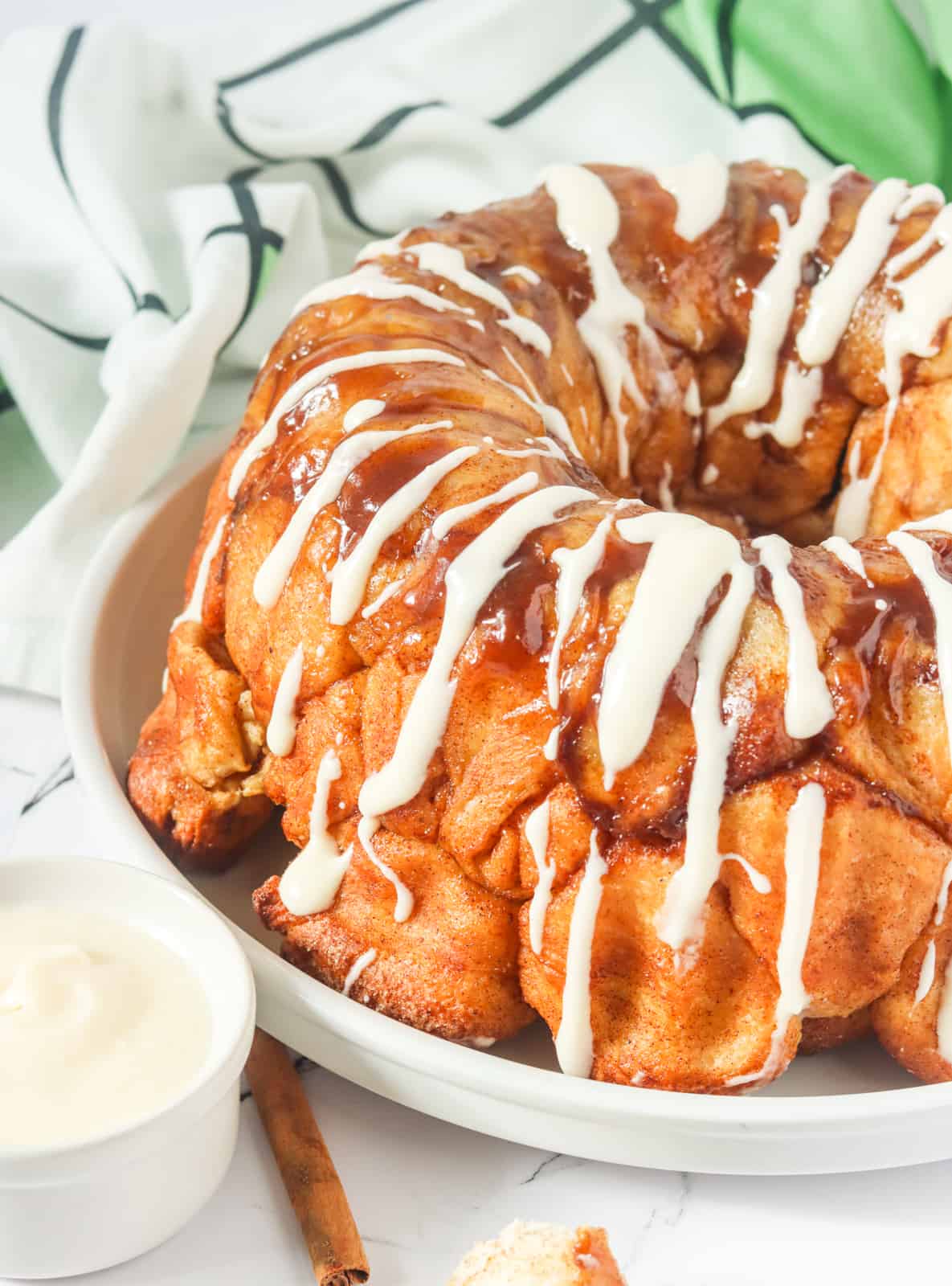cinnamon roll monkey bread is a pretty great gift for everyone