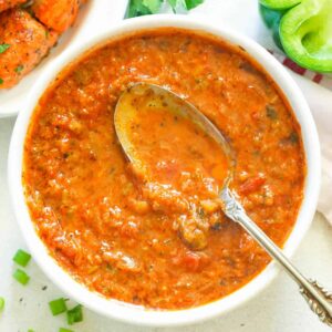 Delicious Creole sauce ready to spice up your salmon bites