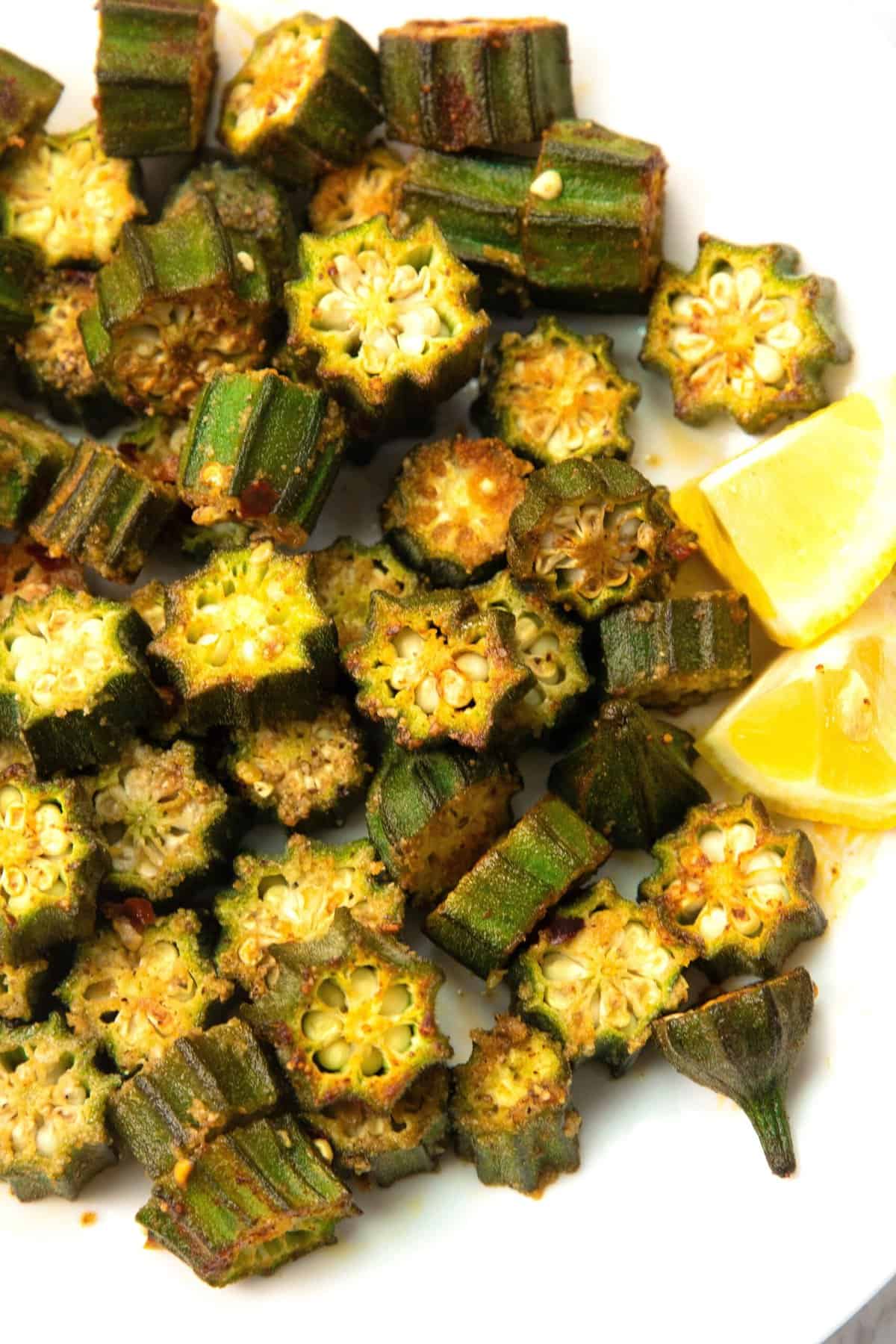 Crispy oven roasted okra ready to serve