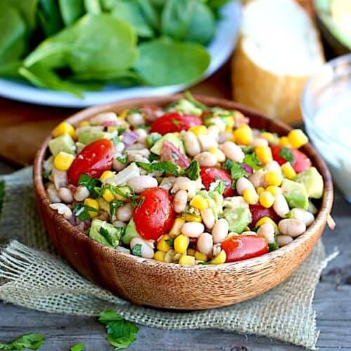 Serving up refreshing and nutritious tuna and white bean salad