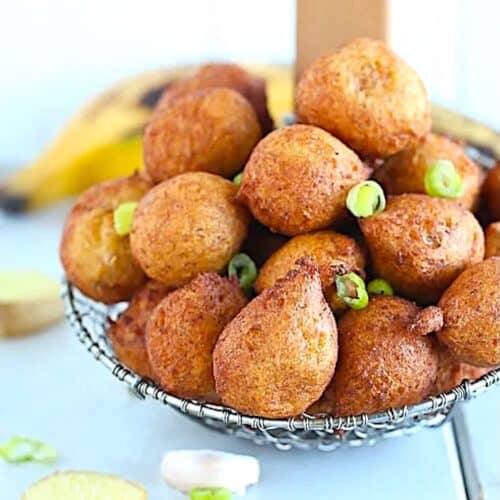 A plateful of sweet and savory plantain fritters called klako.