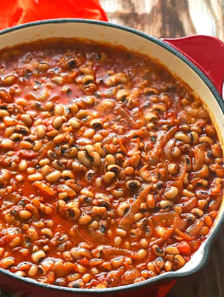 Freshly stewed black-eyed peas ready to enjoy.