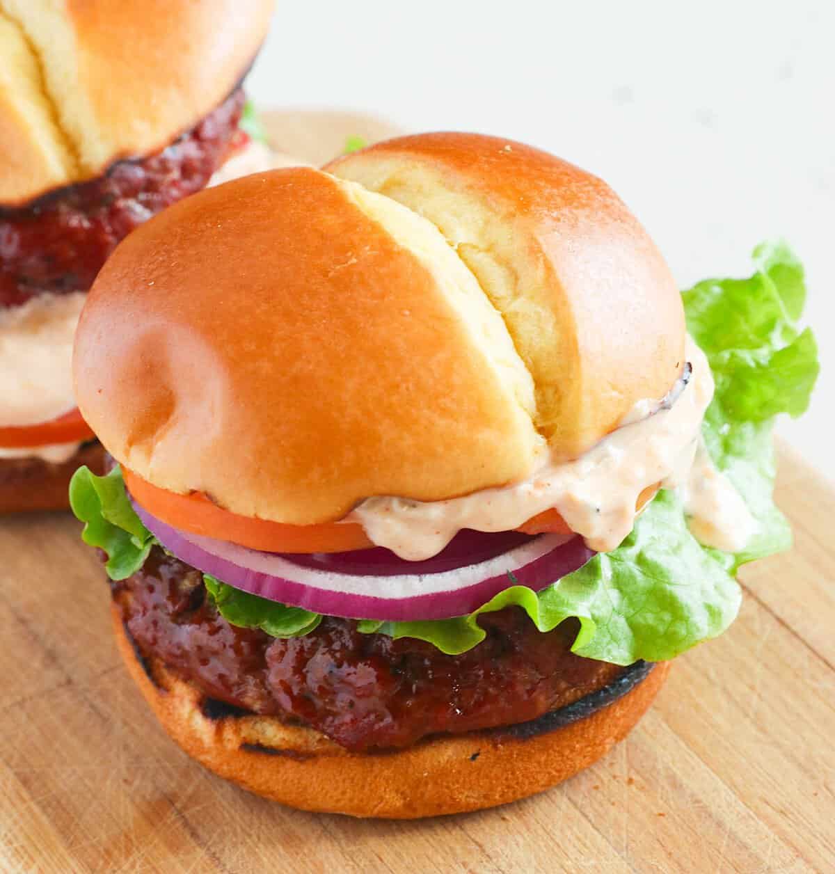 Juicy Smoked Burgers – Immaculate Bites