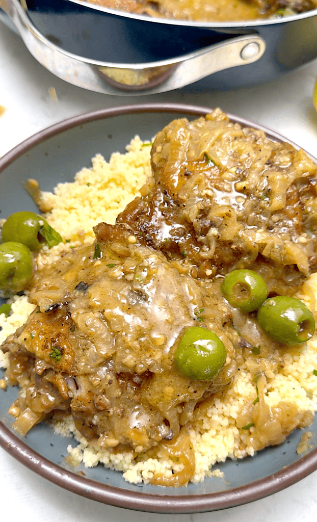 However you call it, chicken yassa or yassa chicken, this amazing Senegalese recipe will delight the family.